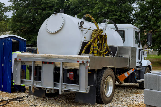 Best Portable restroom solutions  in Smithville, MO