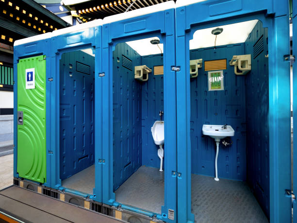 Best Porta potty delivery and setup  in Smithville, MO